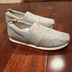 Toms Alpargata Resident Flats - Size 8 - Brand New!